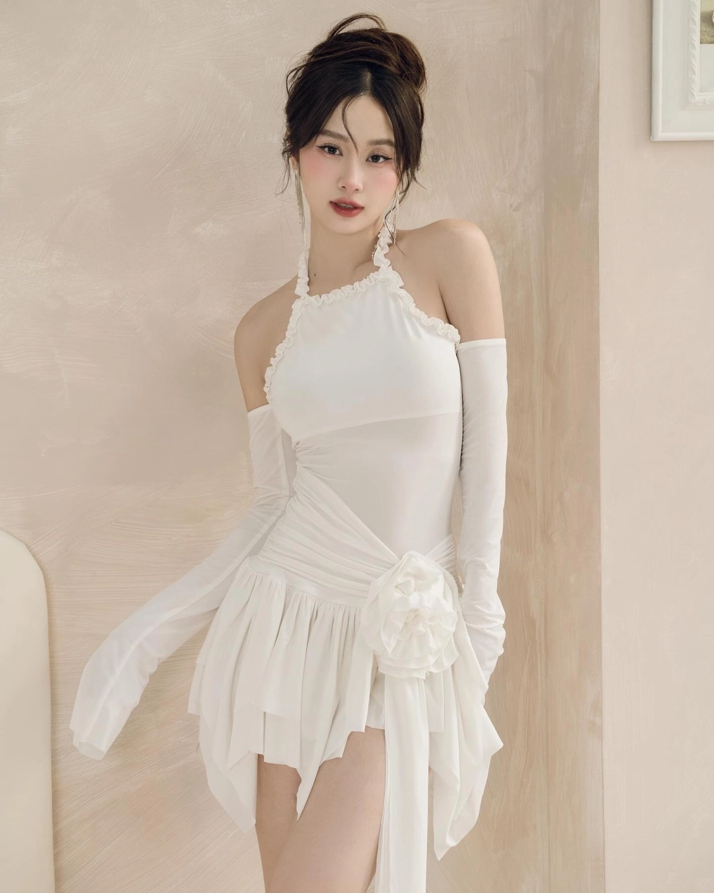 Ảnh gái xinh 2000 và vẻ đẹp trưởng thành, mặn mà