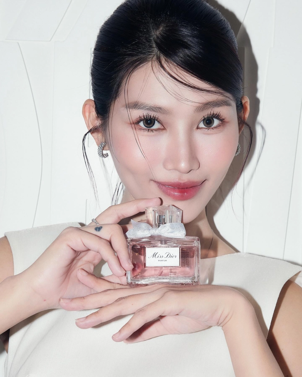 Ảnh mạng gái cute với những biểu cảm đáng yêu, ngọt ngào