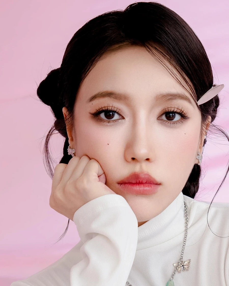 Hình bé gái xinh đẹp nhất để làm hình nền