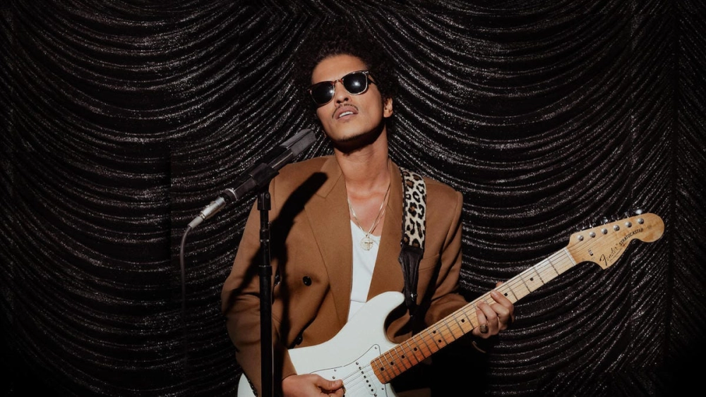 Bruno Mars and Lady Gaga màn kết hợp bùng nổ