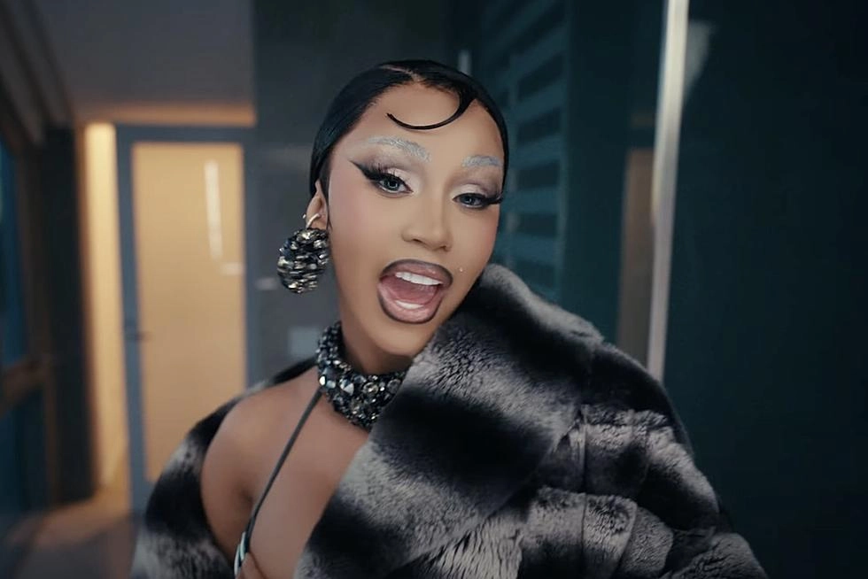 Cardi B and Nicki Minaj mối quan hệ nhiều ồn ào