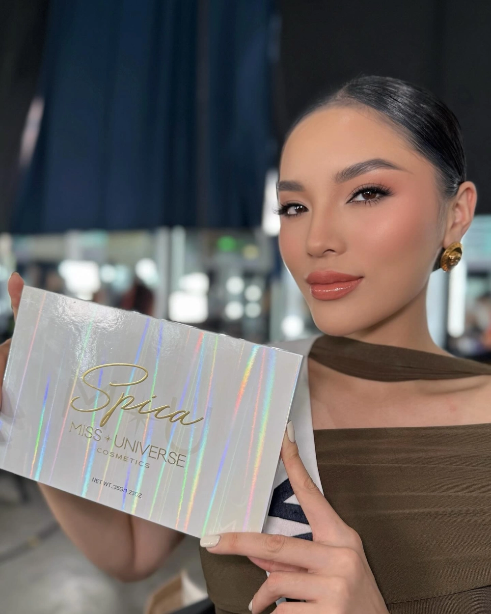 Con gái xinh với đôi mắt biết cười, long lanh