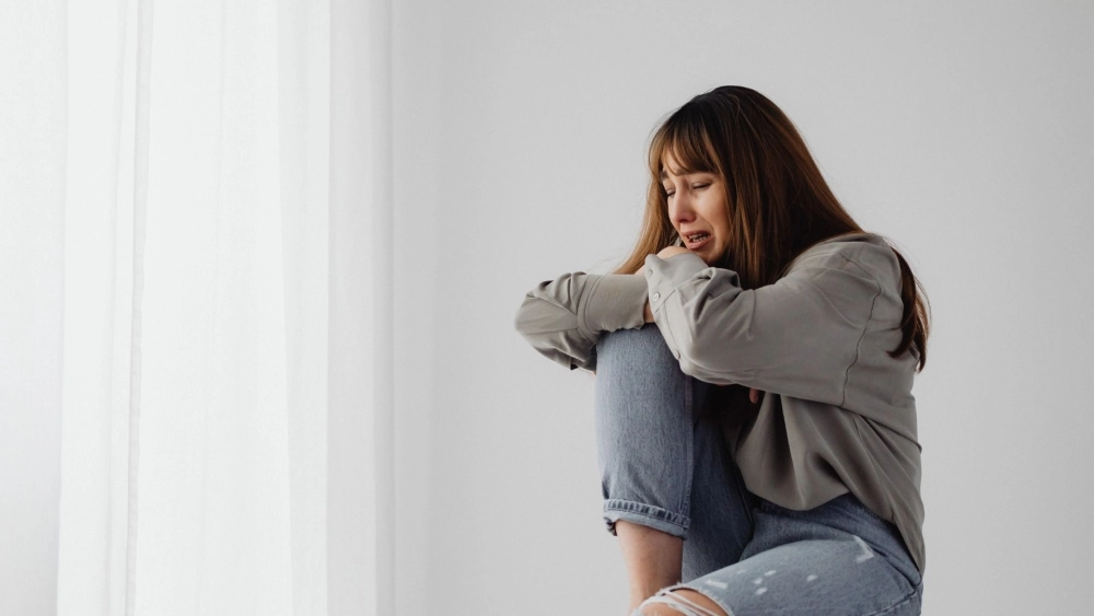 Ảnh nền cô gái buồn cho những ngày tâm trạng không vui