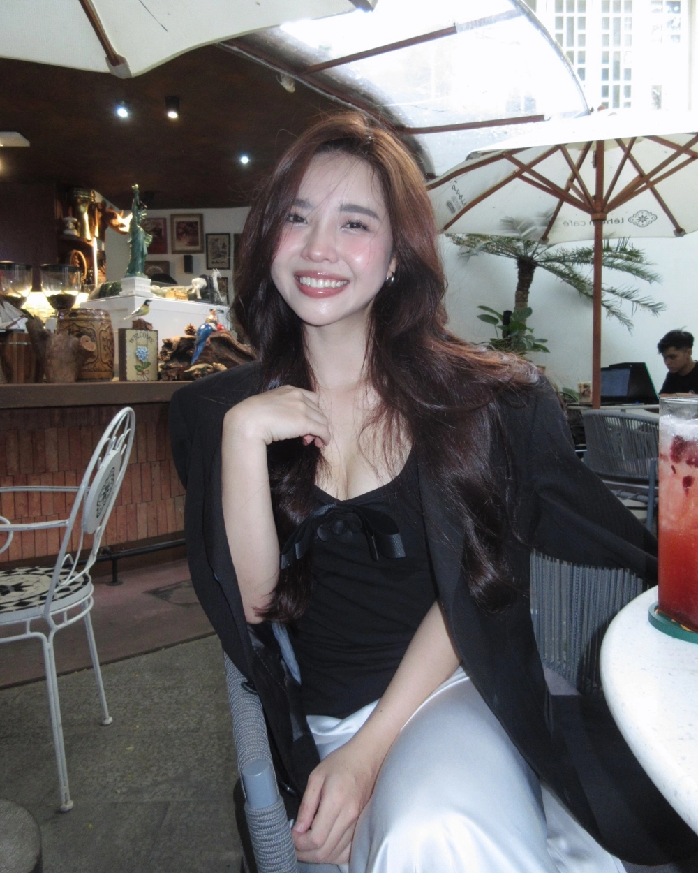 Hình ảnh em gái đáng yêu trong bộ váy công chúa