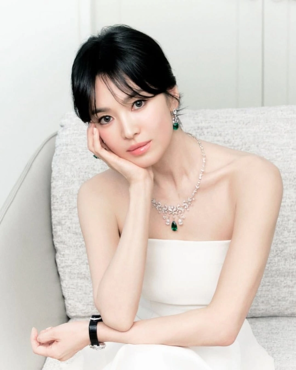 Gái Hàn xinh với làn da trắng sứ và gu thời trang sành điệu