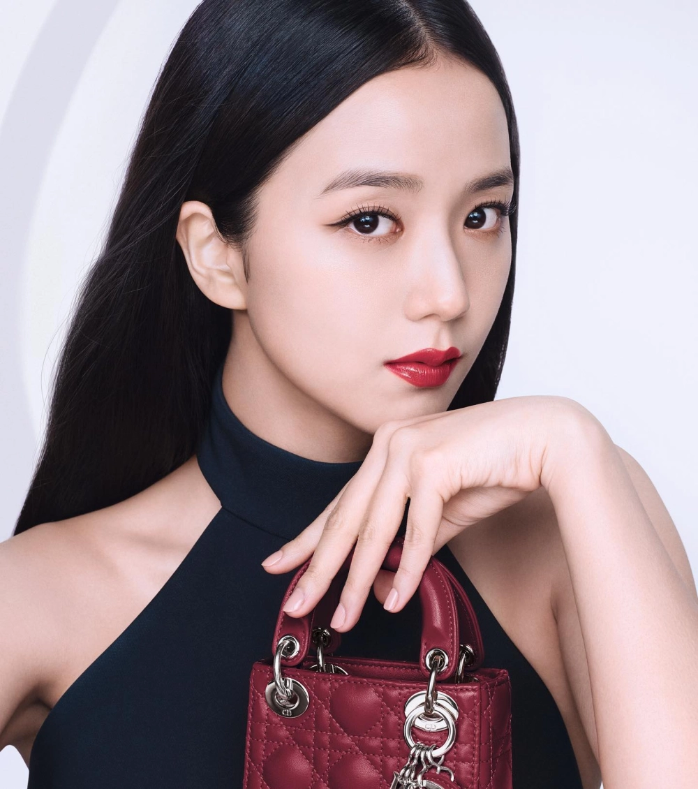 Cô gái xinh đẹp nhất Việt Nam là ai, câu hỏi gây tò mò