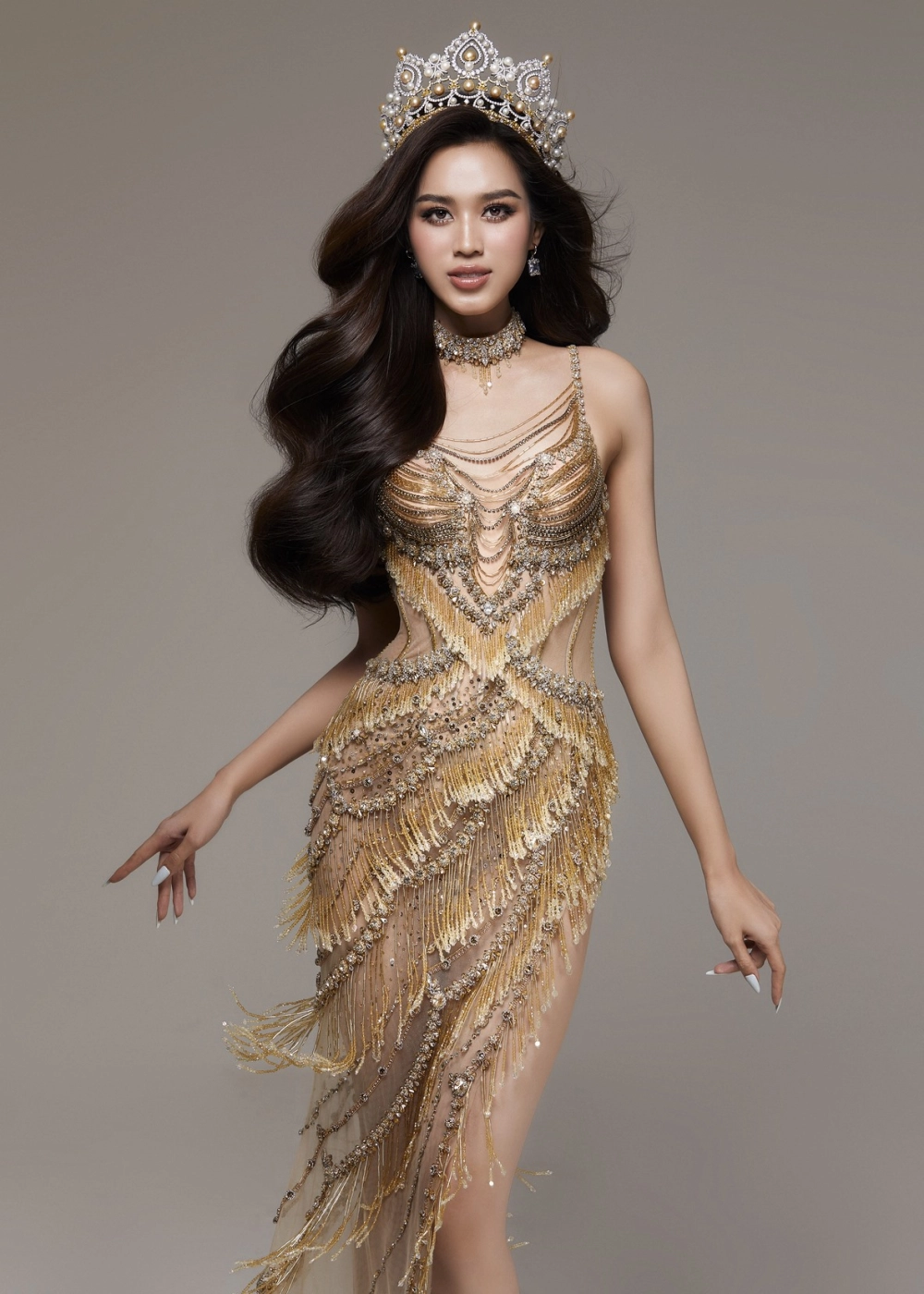 Gái đẹp tóc dài và suối tóc đen óng ả