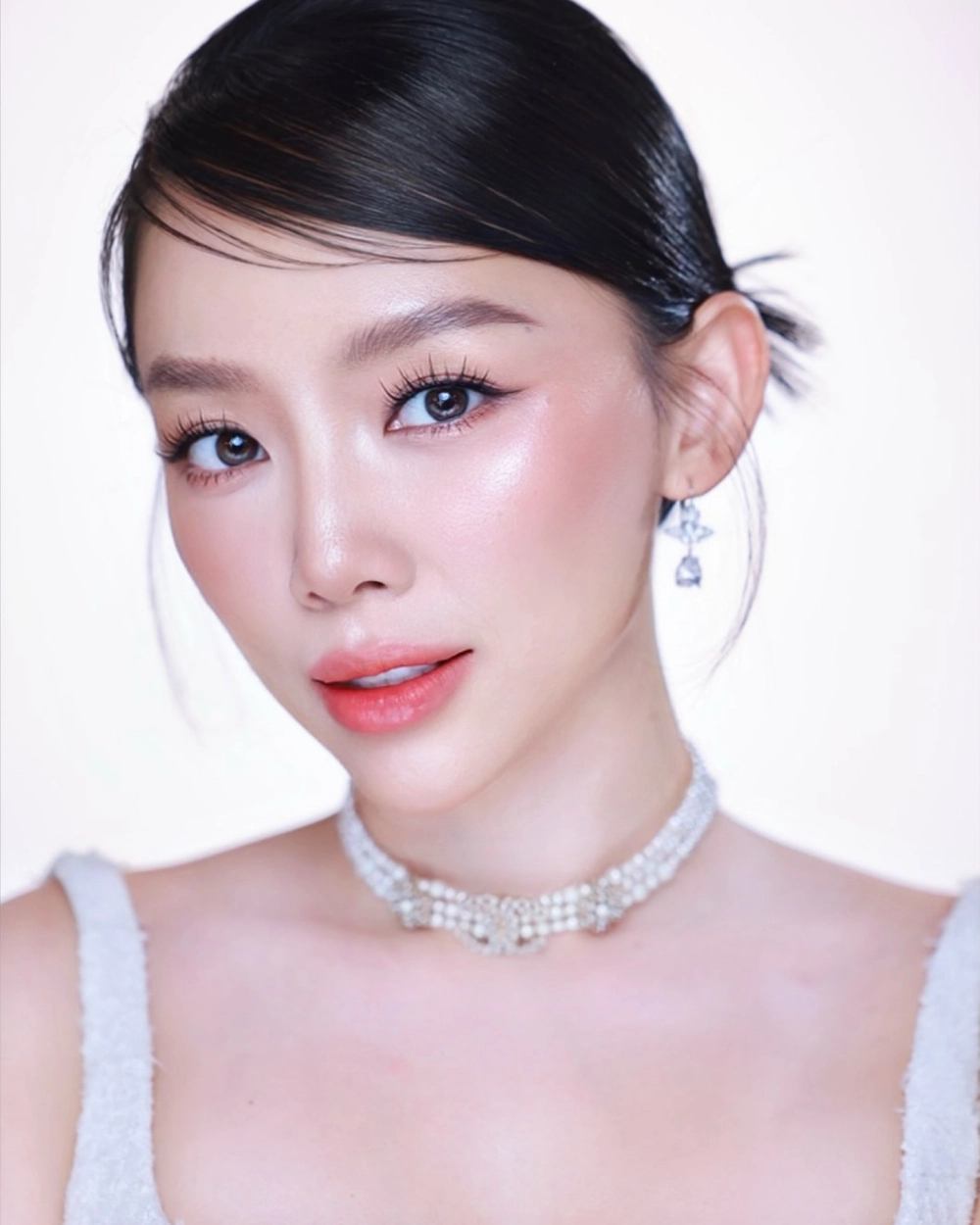 Cô gái tóc ngắn xinh và thần thái đầy cuốn hút