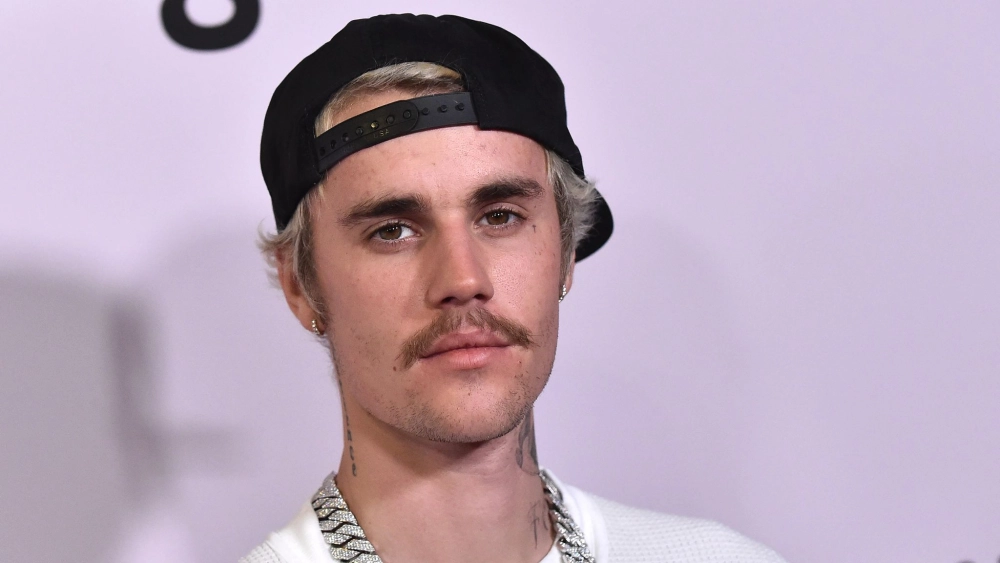 Lonely Justin Bieber ca khúc chạm đến trái tim người nghe