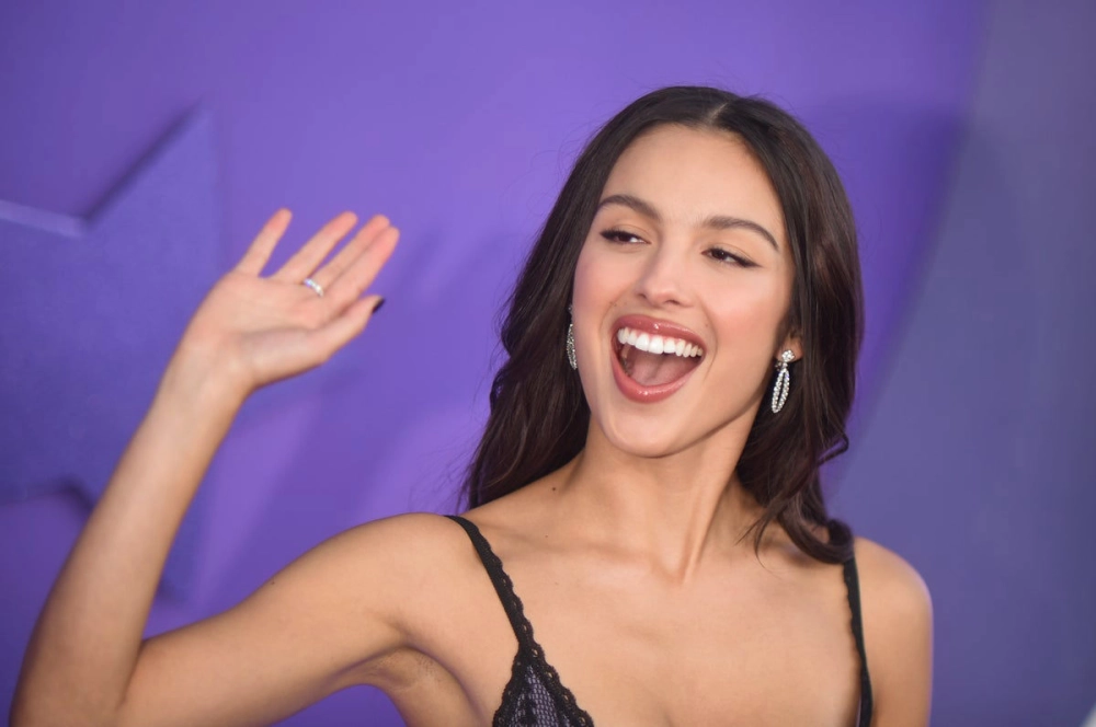 Vampire Olivia Rodrigo ca khúc ma mị cuốn hút