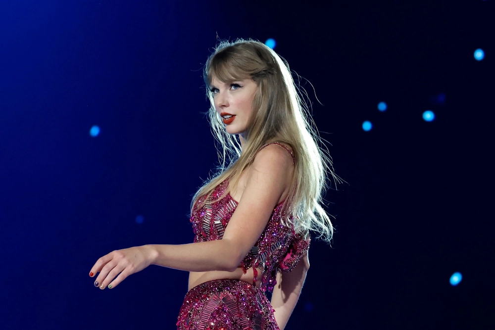 Cardigan Taylor Swift ca khúc lãng mạn đầy cảm xúc