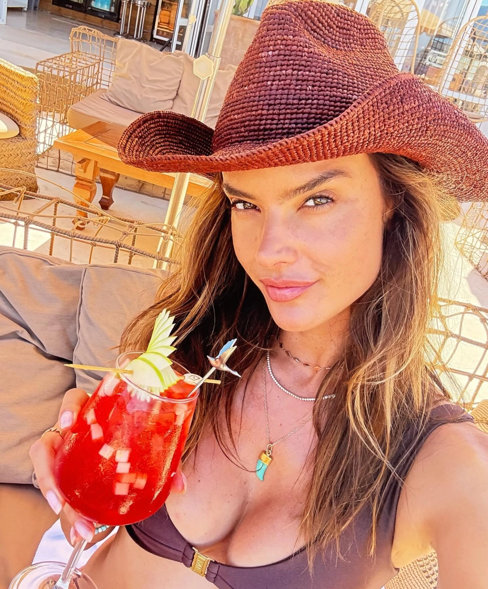 Alessandra Ambrosio instagram cuộc sống sang trọng đáng mơ ước