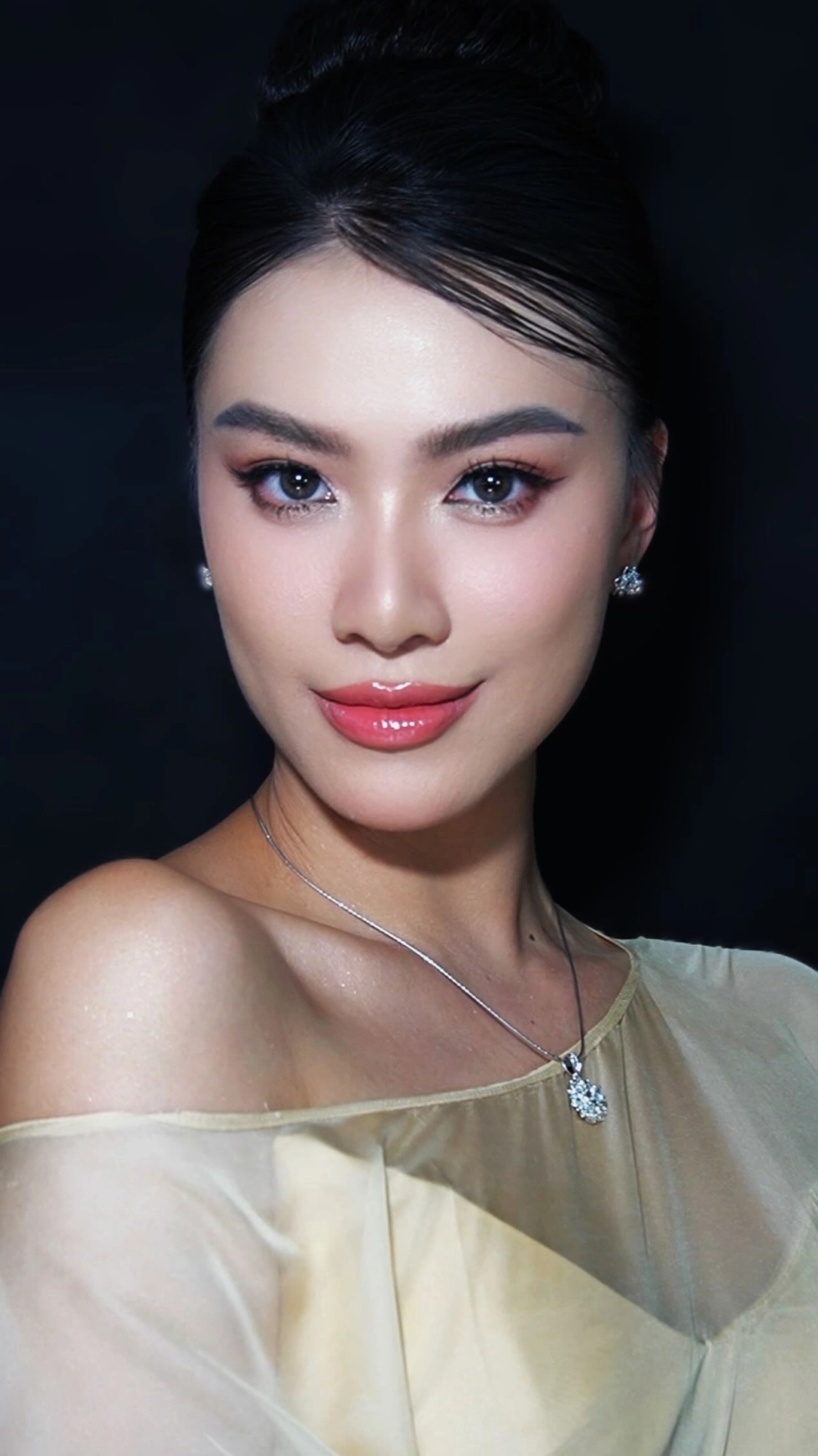 Hình ảnh cute của con gái và vẻ đẹp trong sáng, ngọt ngào