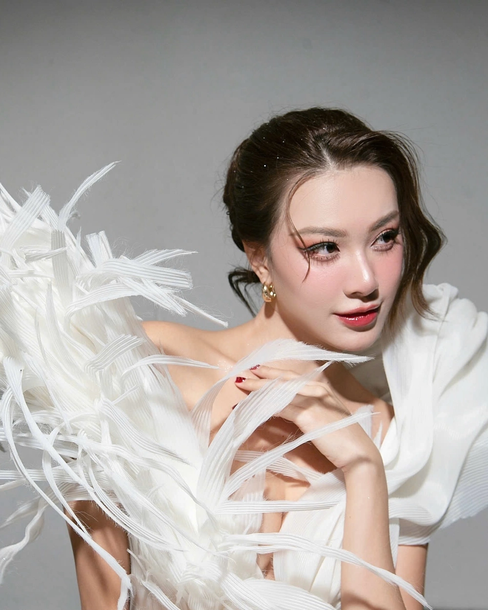 Hình ảnh em bé gái cute và nụ cười thiên thần rạng rỡ