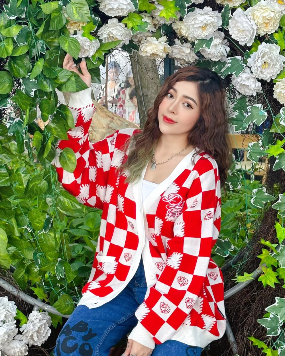 Hình nền gái xinh ngầu Instagram cho điện thoại của bạn