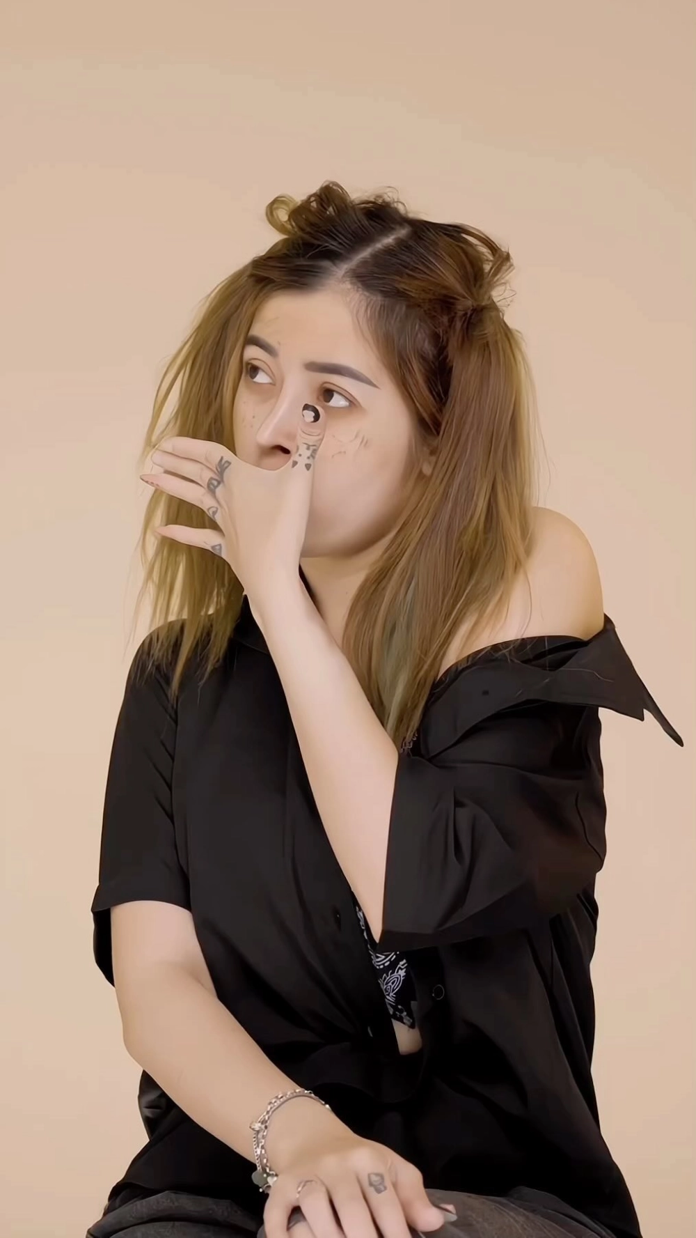 Hình ảnh con gái xinh ngầu Instagram và những hot girl nổi tiếng