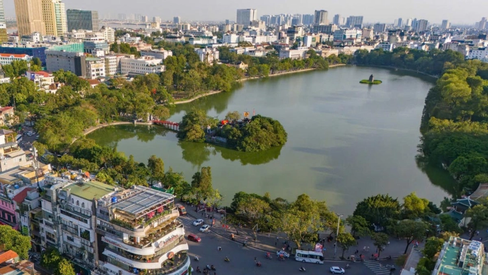 Ngắm hồ gươm ảnh đẹp đầy màu sắc và bình yên