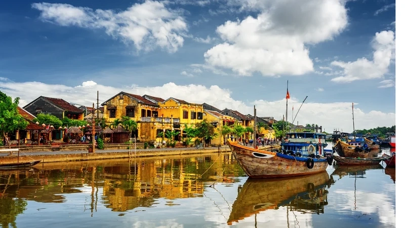 Thưởng thức phố cổ hội an ban đêm rực rỡ ánh đèn