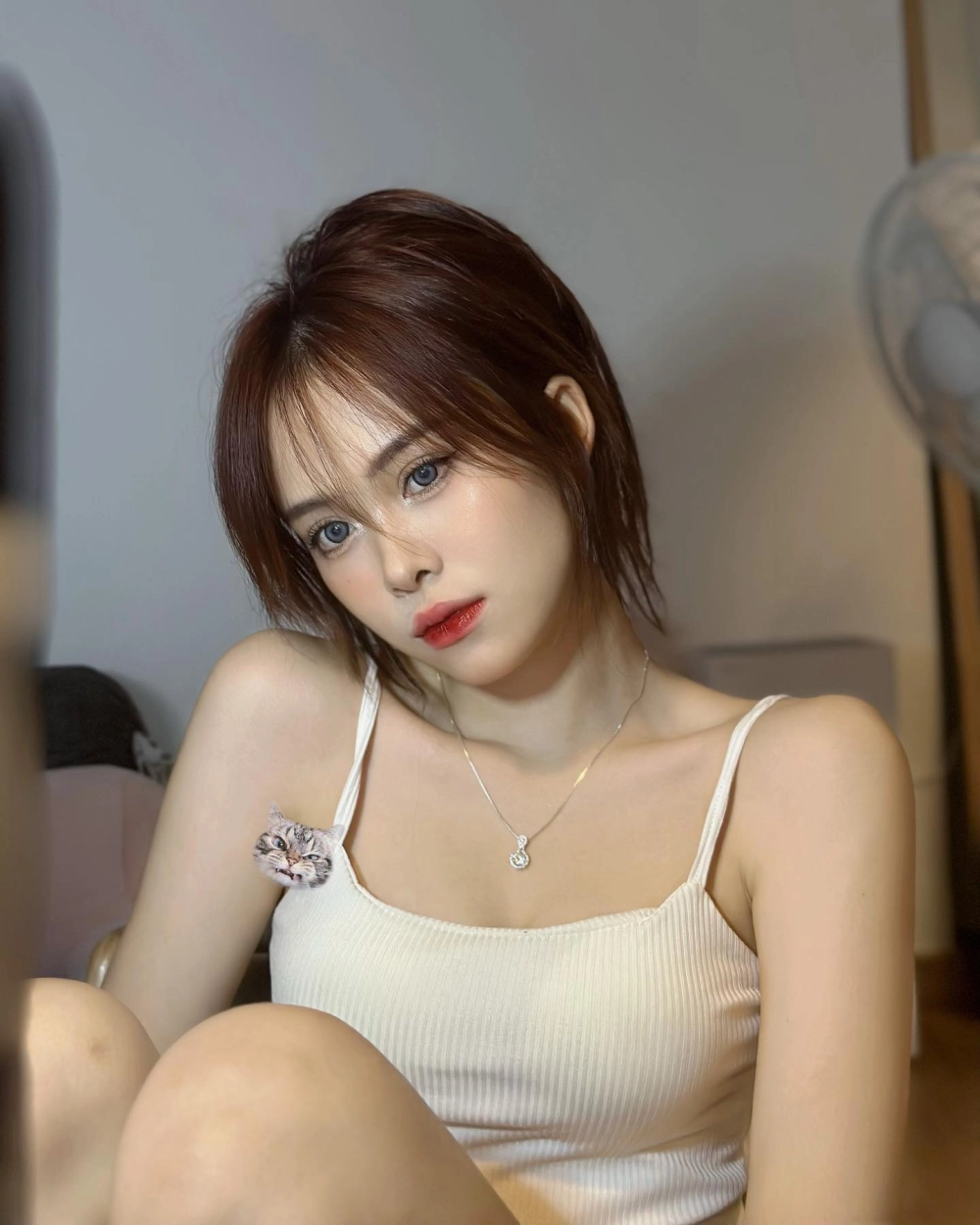 Avatar gái đẹp với thần thái sang chảnh, đầy cuốn hút