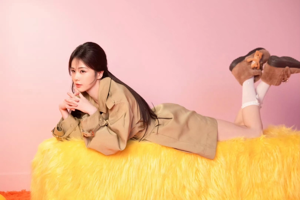 Bạch Lộc facebook nơi cô chia sẻ cuộc sống giản dị thường ngày