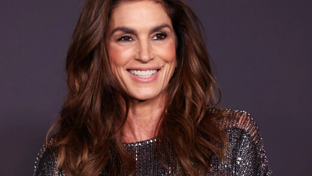 Cindy Crawford 2025 vẫn là biểu tượng thời trang quốc tế