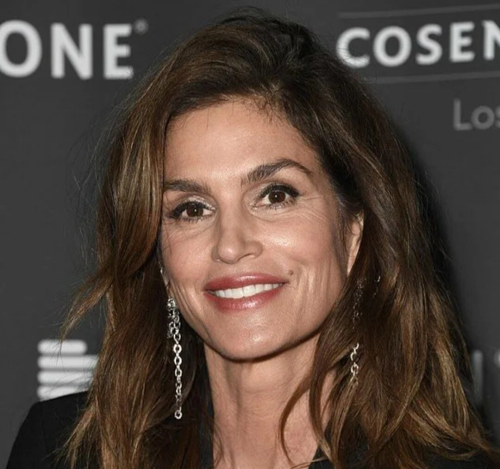 Cindy Crawford younger hình ảnh tuổi đôi mươi đầy cuốn hút