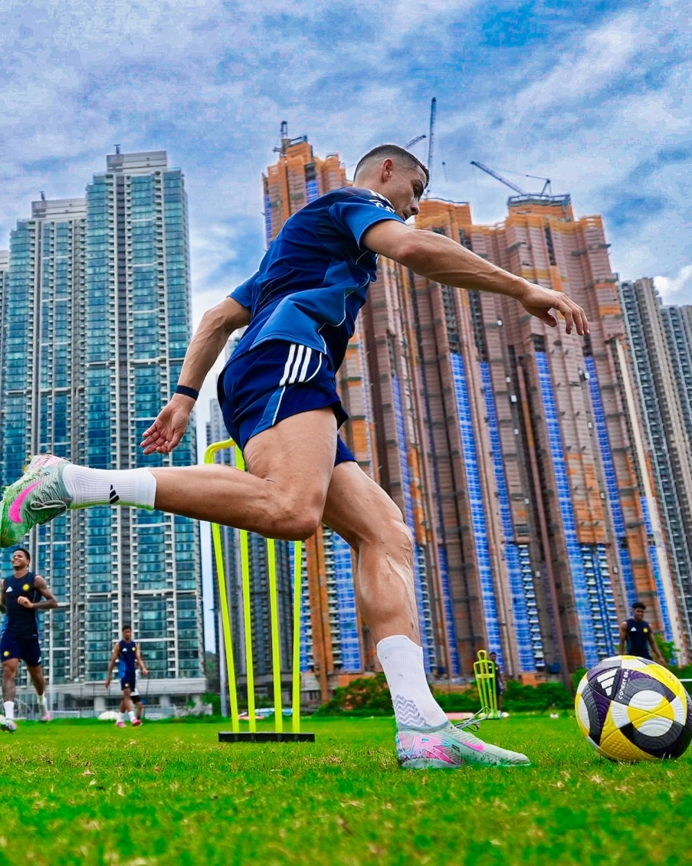 Cristiano Ronaldo net worth khủng khiến nhiều người ngưỡng mộ