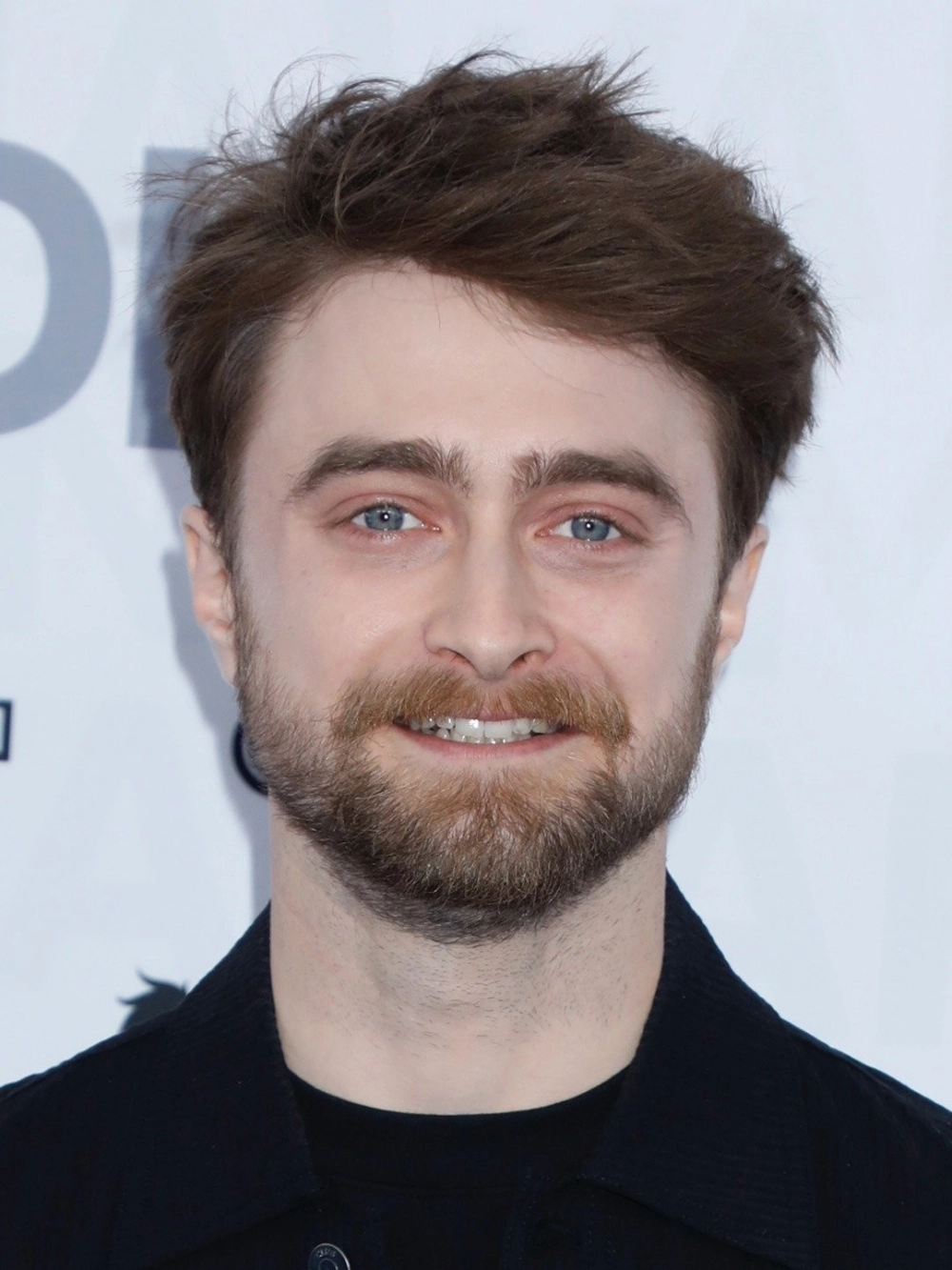 Age Daniel Radcliffe khiến cộng đồng mạng bất ngờ trước ngoại hình trẻ trung