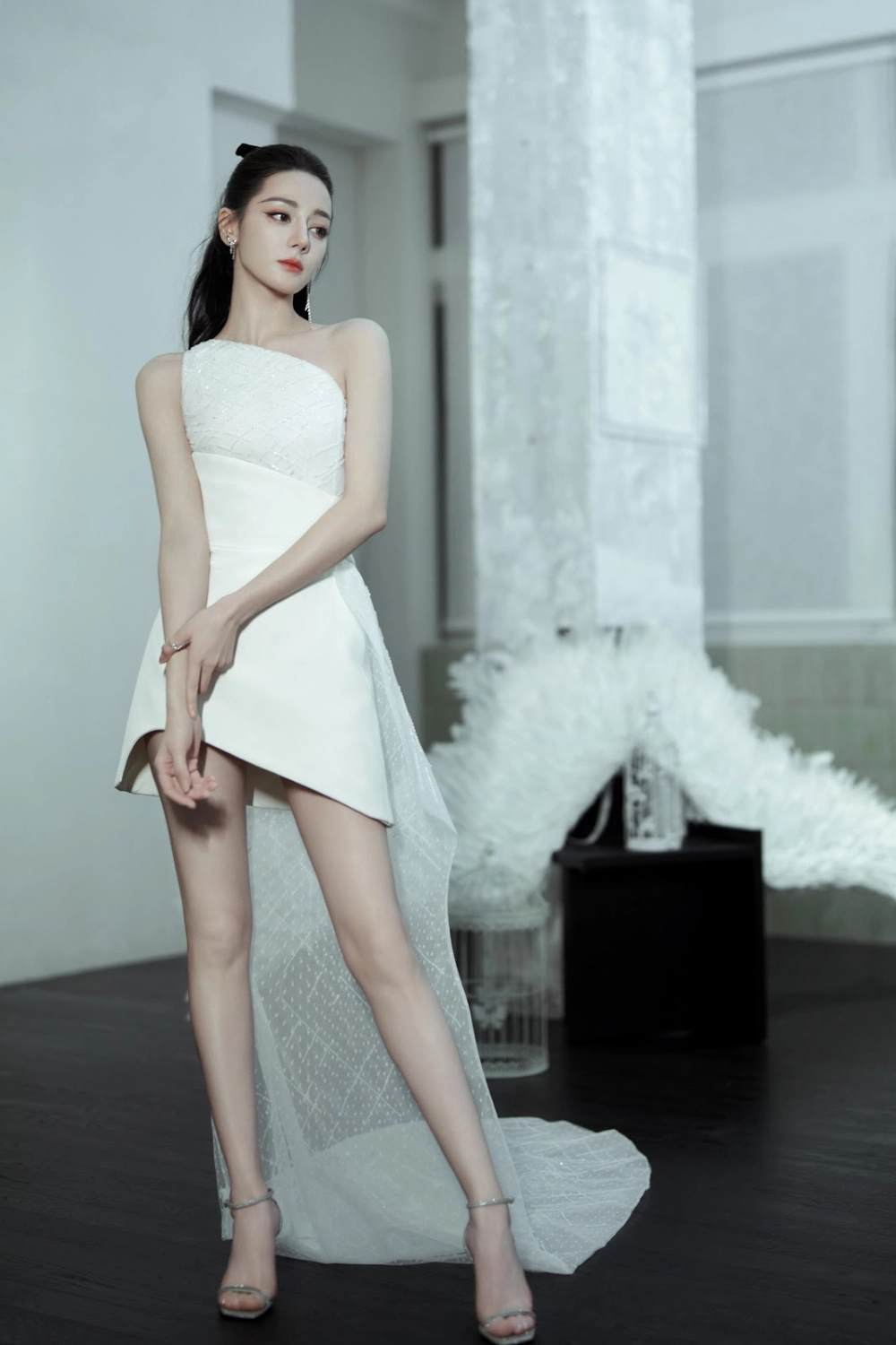 Phim Địch Lệ Nhiệt Ba luôn thu hút khán giả bởi vai diễn ấn tượng
