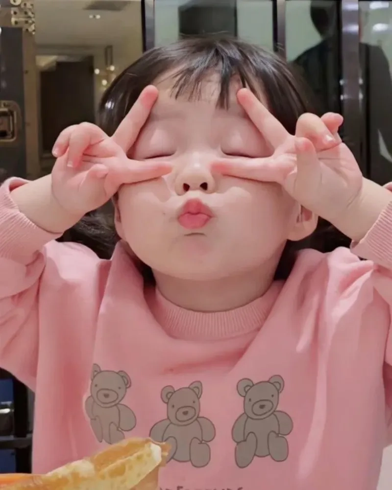 Tìm hiểu Lý do em bé meme được yêu thích