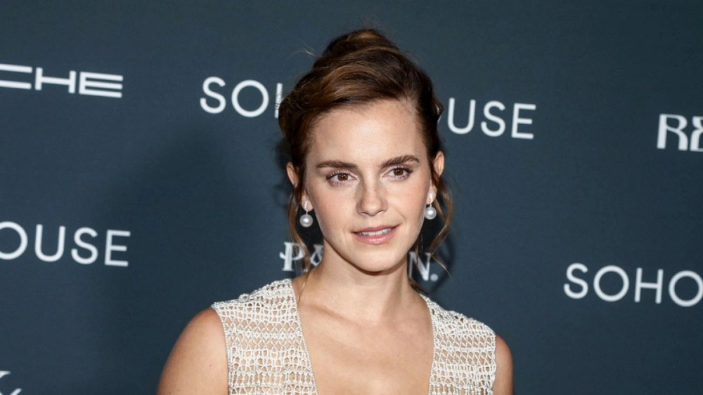 Emma Watson and boyfriend xuất hiện tình tứ làm dậy sóng mạng xã hội