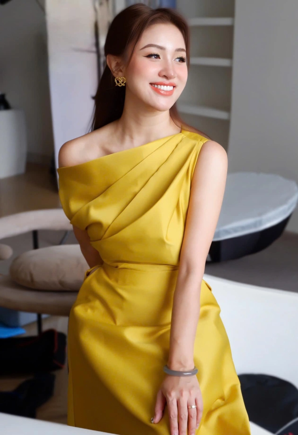Ảnh gái xinh lớp 10 trong tà áo dài trắng tinh khôi