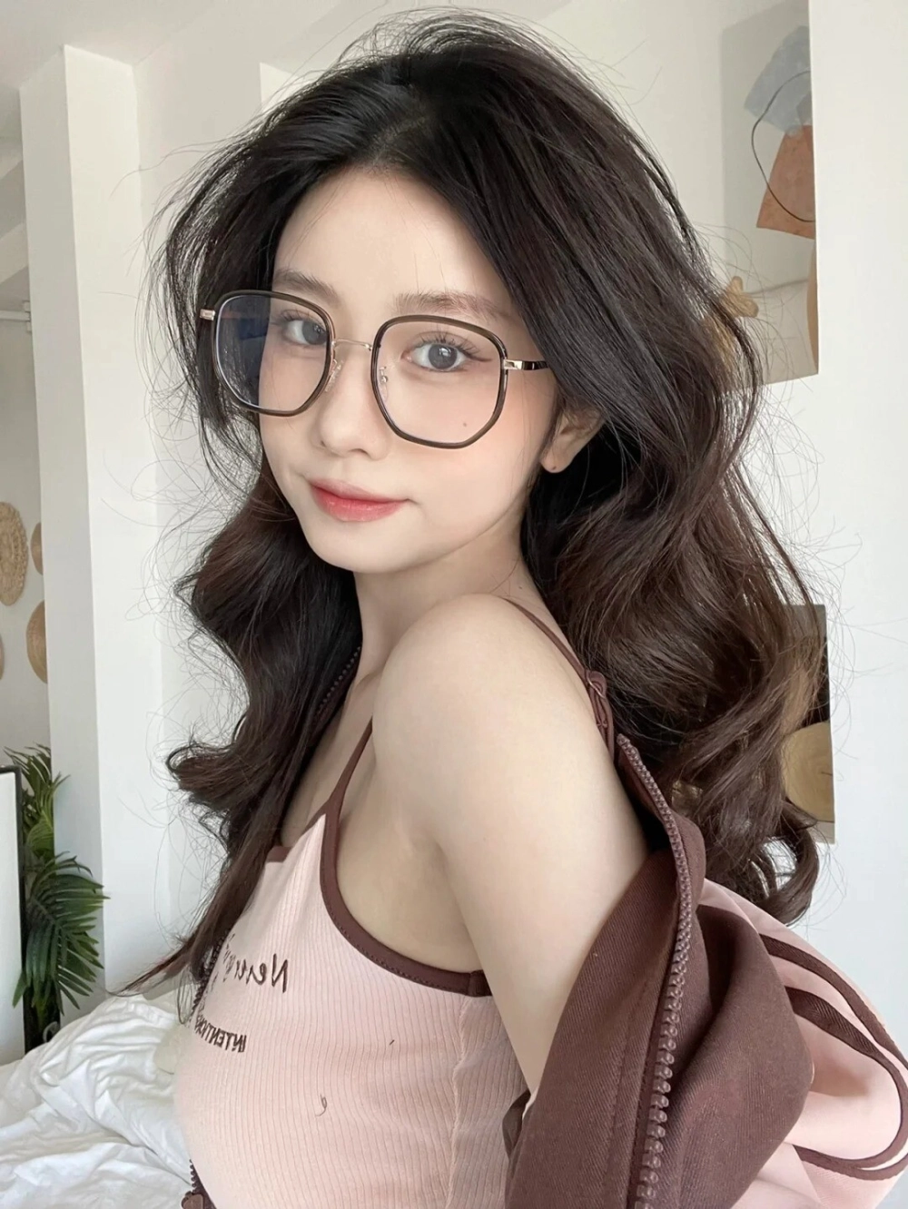 Hình nền gái k7 đeo kính cho máy tính với chất lượng cao