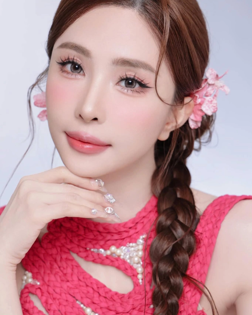 Hình gái cute và nụ cười tỏa nắng rạng rỡ