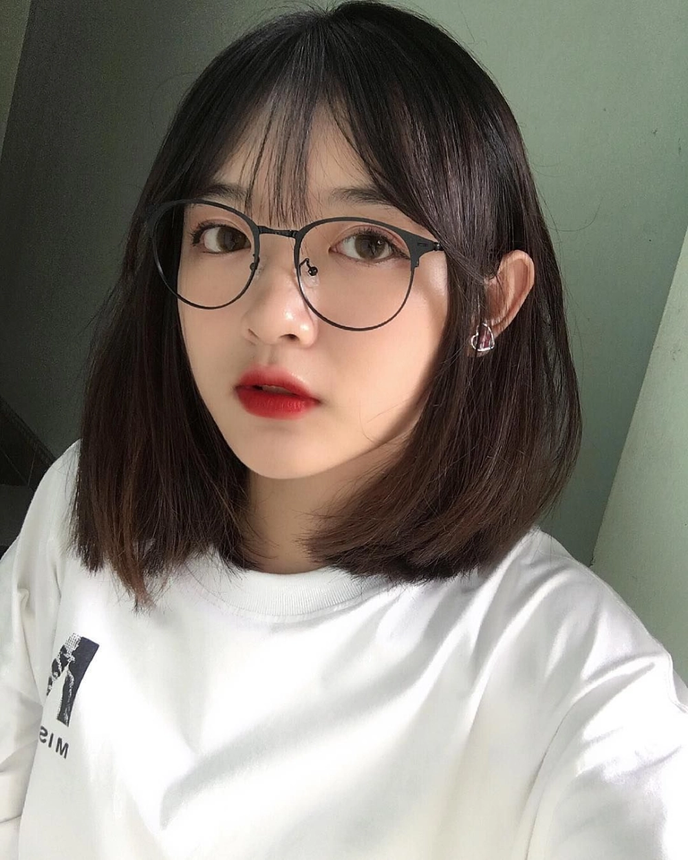 Hình ảnh gái k7 tóc ngắn đáng yêu và nụ cười trong veo