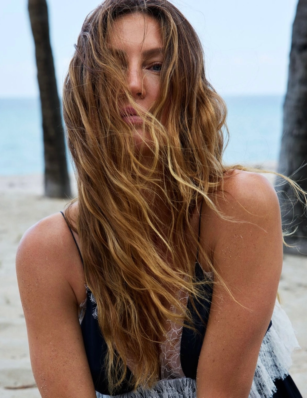 Gisele Bündchen age, cô sinh năm 1980 tại Brazil