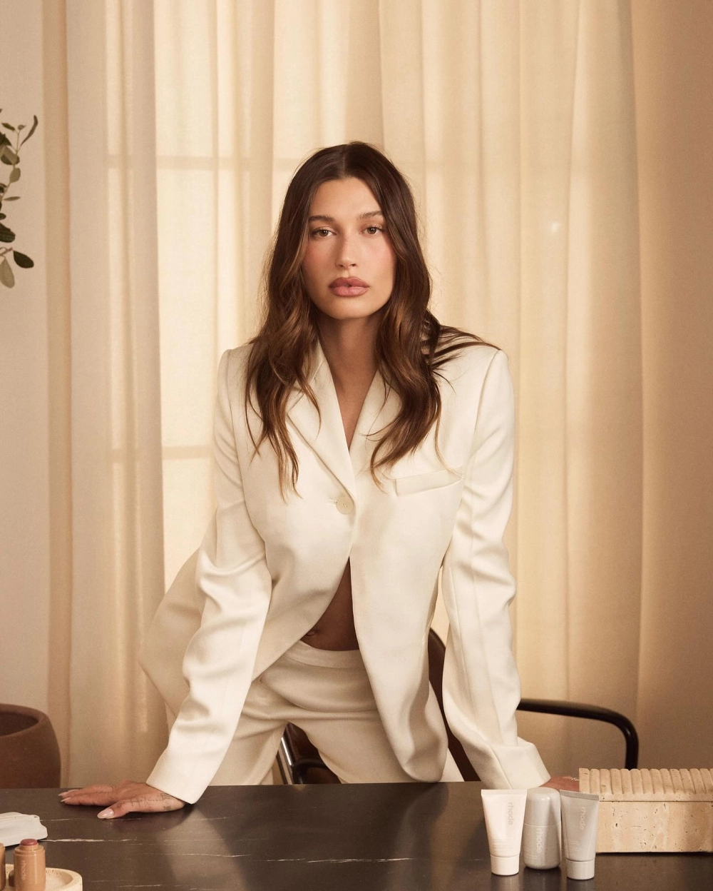 Hailey Bieber âge, cô 29 tuổi và vẫn giữ nét đẹp trẻ trung