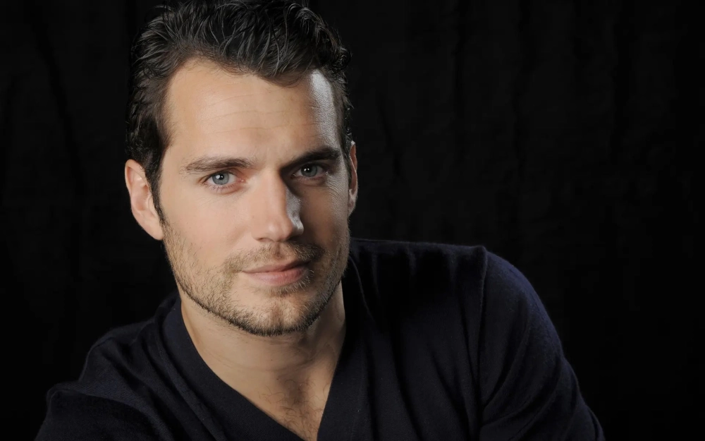 Height of Henry Cavill gây bất ngờ với chiều cao ấn tượng