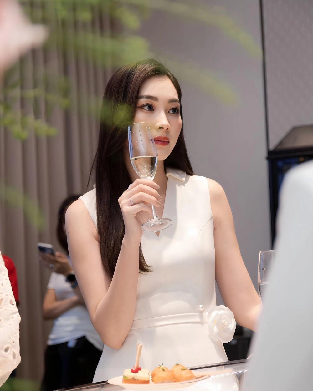 Hình ảnh phô mai que con gái đẹp nhất cho điện thoại thêm xinh
