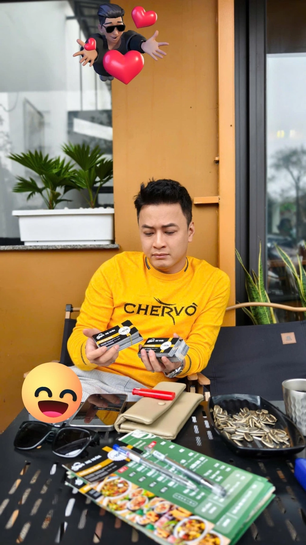 Hồng Đăng chiều cao 1m75, phong độ và lịch lãm