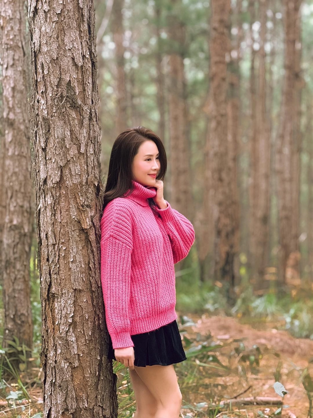 Hồng Diễm chiều cao 1m67 cân nặng cân đối duyên dáng