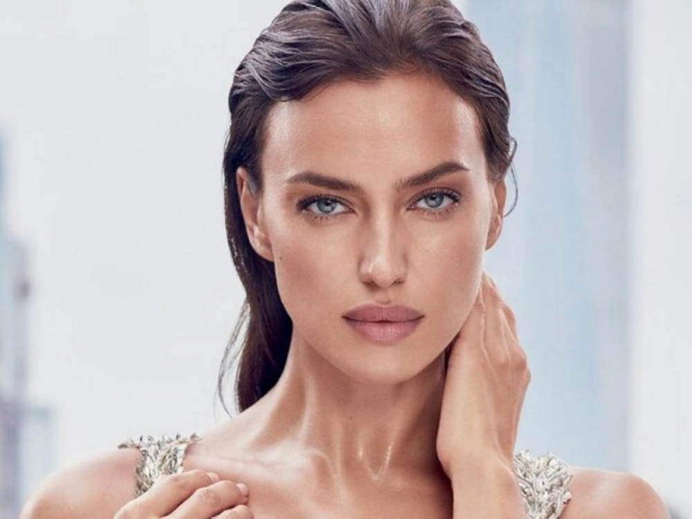 Young Irina Shayk ánh nhìn cuốn hút chinh phục sàn catwalk