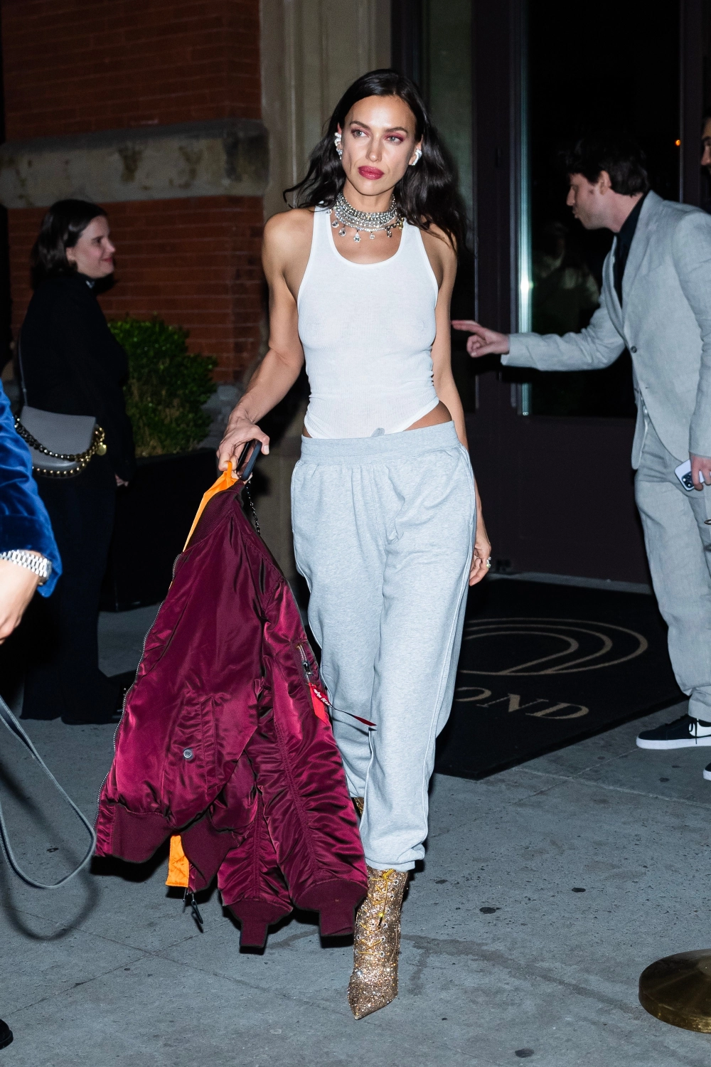 Instagram Irina Shayk nơi cô chia sẻ phong cách thời thượng