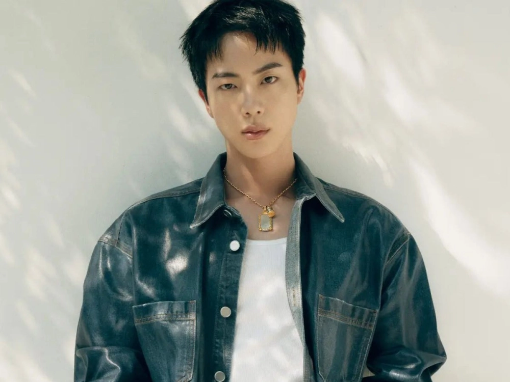 Jin BTS show những lần xuất hiện gây ấn tượng mạnh mẽ
