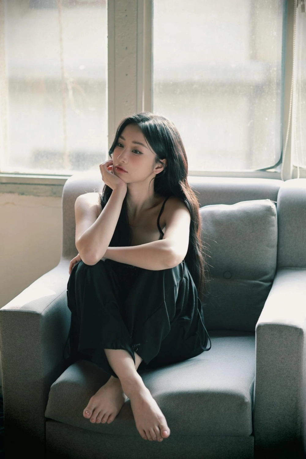 Jun Vũ khoe vẻ đẹp trong trẻo đầy cuốn hút