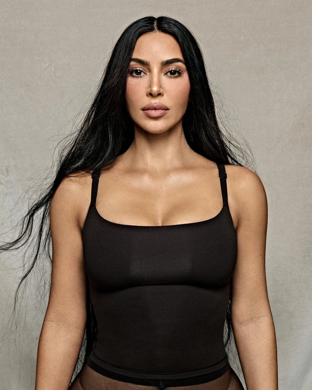 Kim Kardashian âge, cô sinh năm 1980 và vẫn trẻ trung