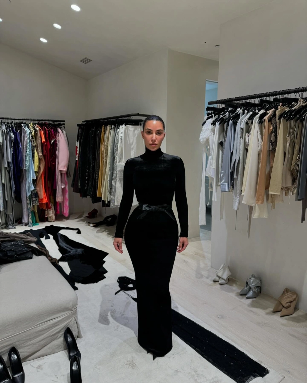 Âge Kim Kardashian, cô sinh năm 1980 tại California