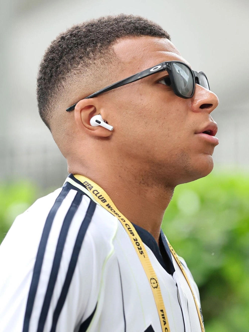 Kylian Mbappé gf bạn gái luôn được fan quan tâm