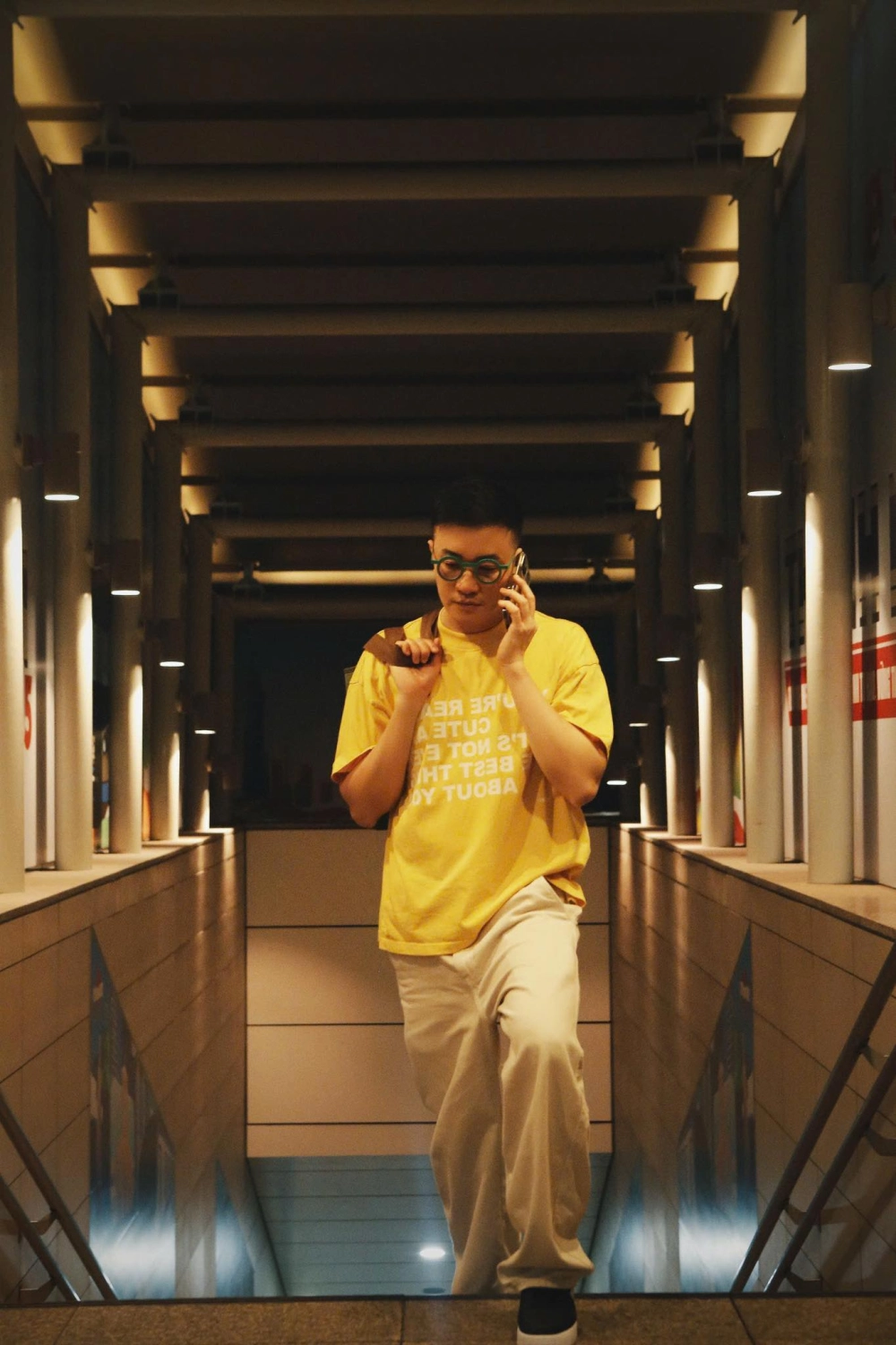 Lương Mạnh Hải chiều cao nổi bật giữa dàn diễn viên nam Việt