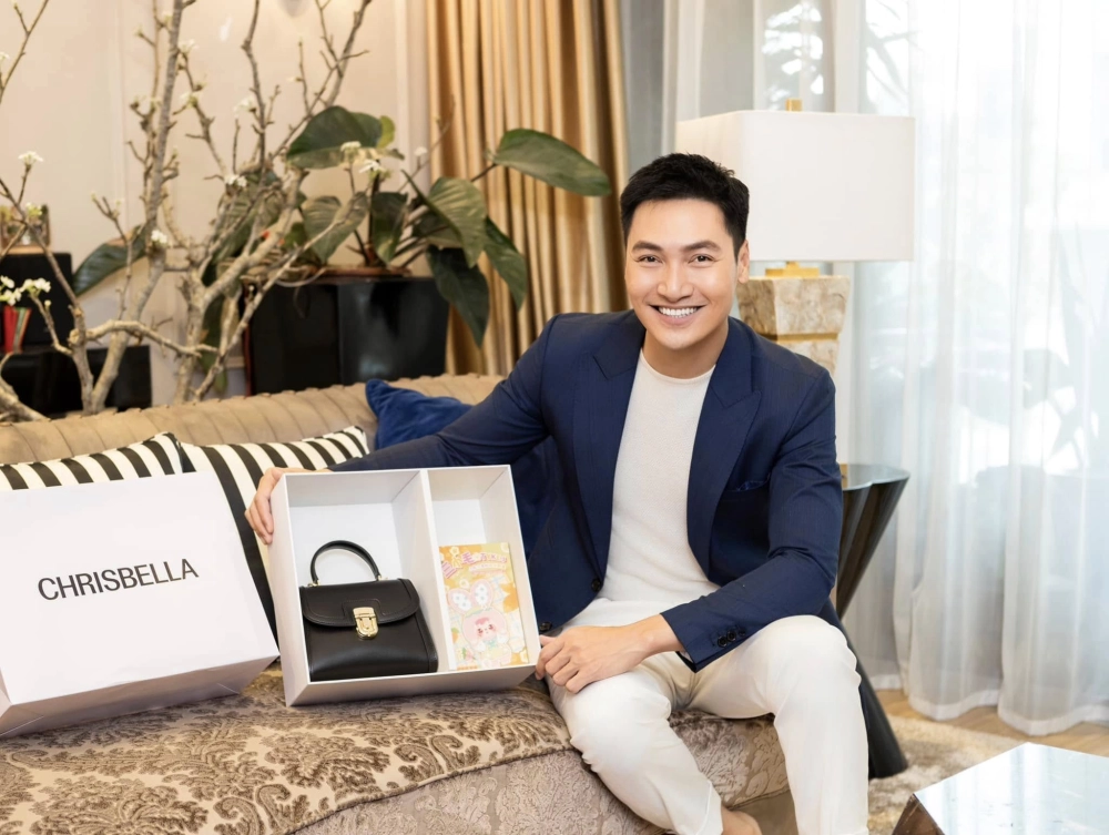 Mạnh Trường cao 1m82, dáng chuẩn và điển trai